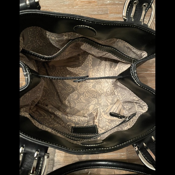 Clarks Pebbled Leather Bucket Bag🖤 - Picture 9 of 12